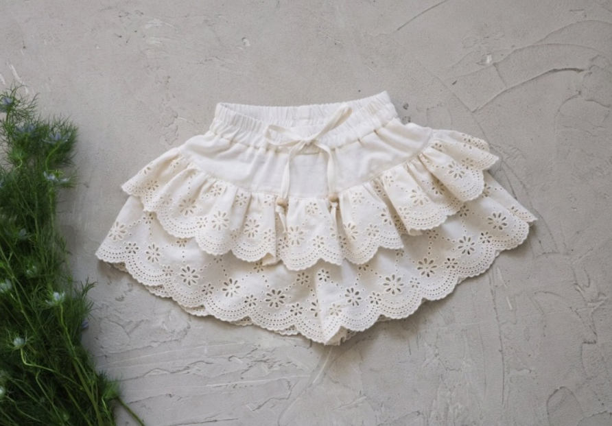 [K-Premium] Flower-Punching Double Layered Shorts