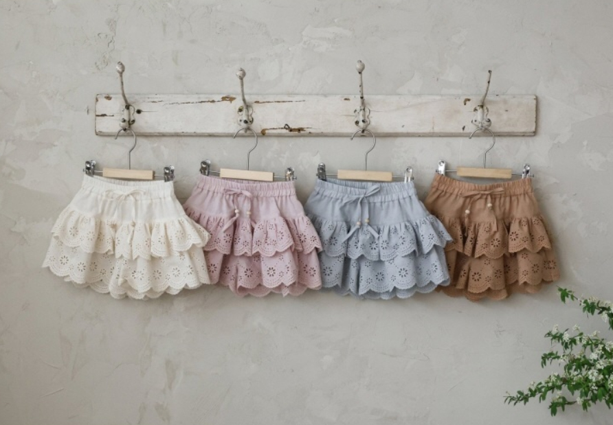 [K-Premium] Flower-Punching Double Layered Shorts