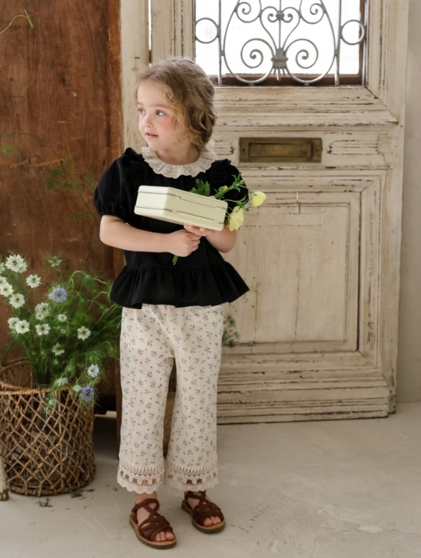[K-Premium] Delicate Floral Embroidery Lace Pants