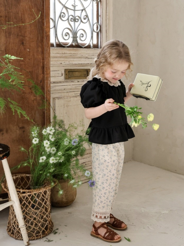 [K-Premium] Delicate Floral Embroidery Lace Pants
