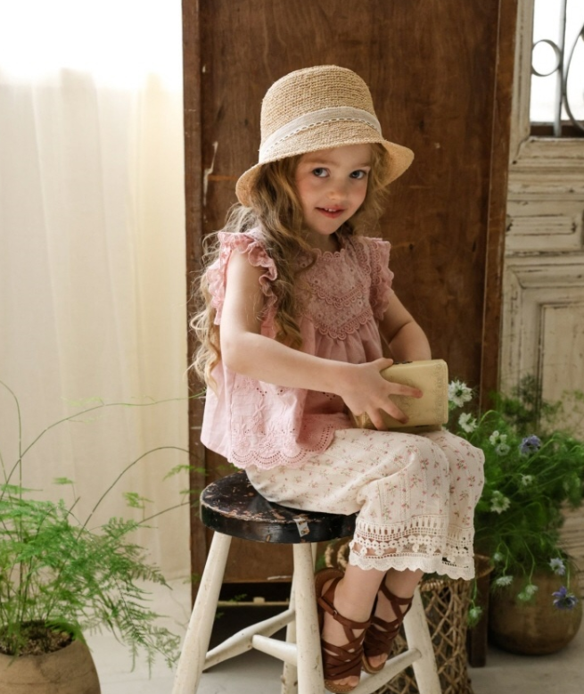 [K-Premium] Delicate Floral Embroidery Lace Pants