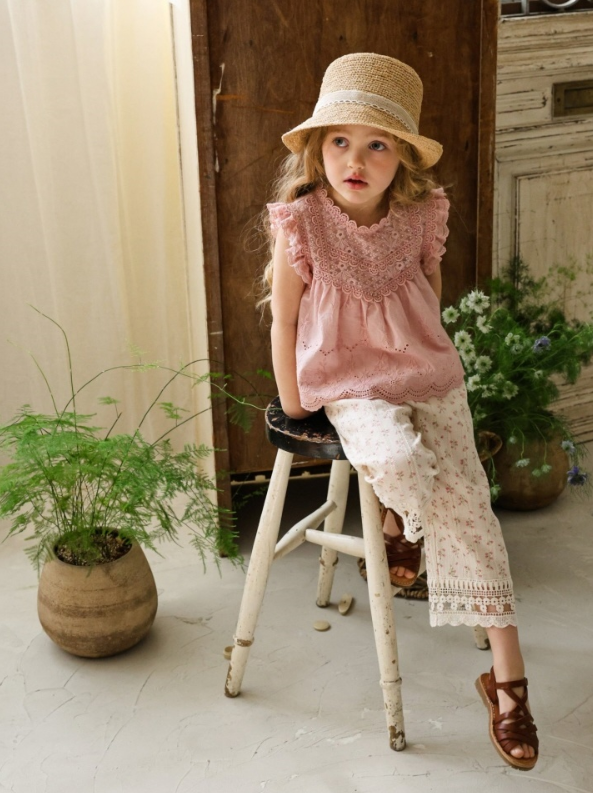 [K-Premium] Delicate Floral Embroidery Lace Pants