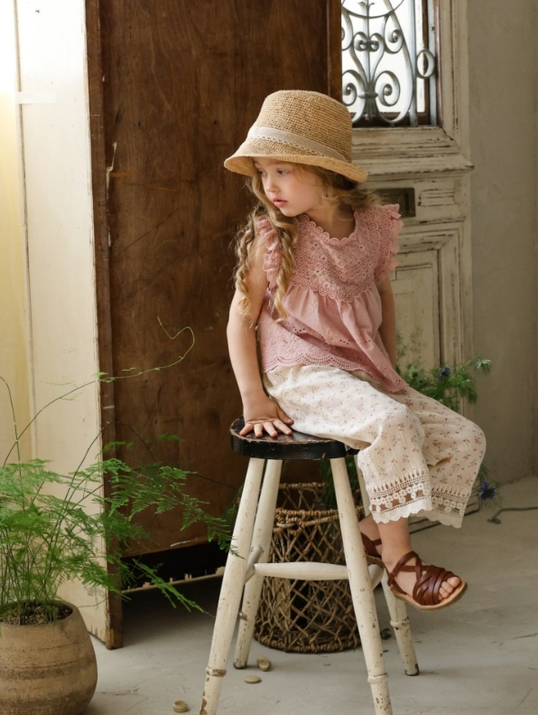 [K-Premium] Delicate Floral Embroidery Lace Pants