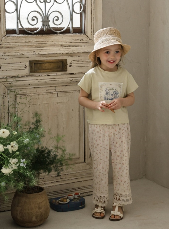 [K-Premium] Delicate Floral Embroidery Lace Pants