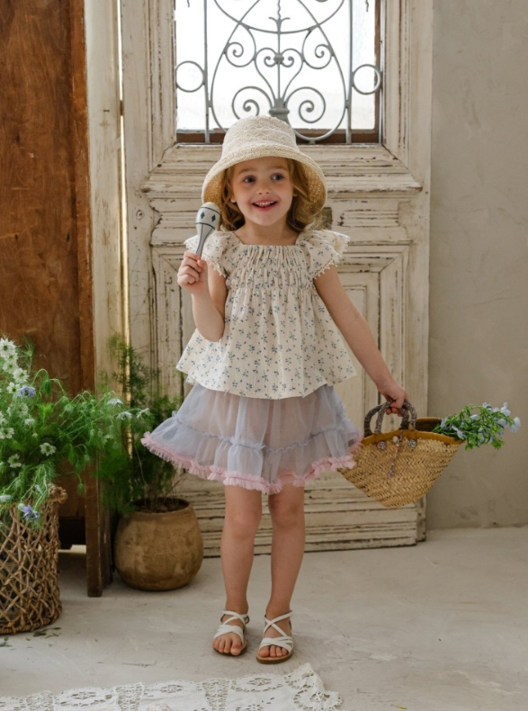 [K-Premium] Floral Embroidery Volume Sleeveless Blouse