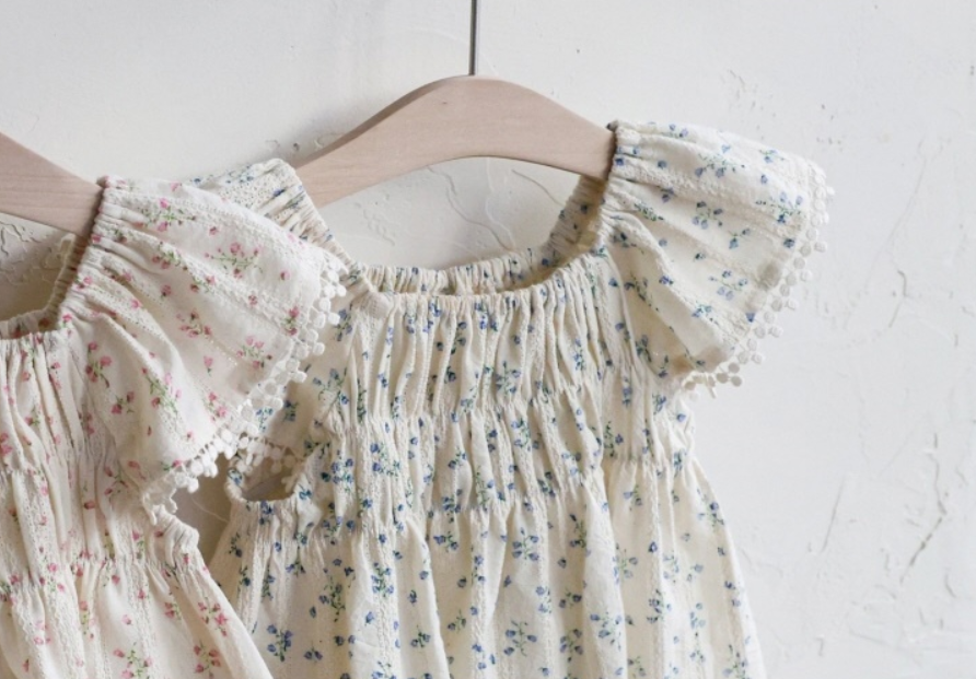 [K-Premium] Floral Embroidery Volume Sleeveless Blouse