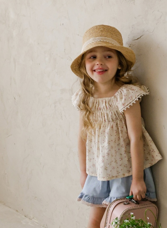 [K-Premium] Floral Embroidery Volume Sleeveless Blouse