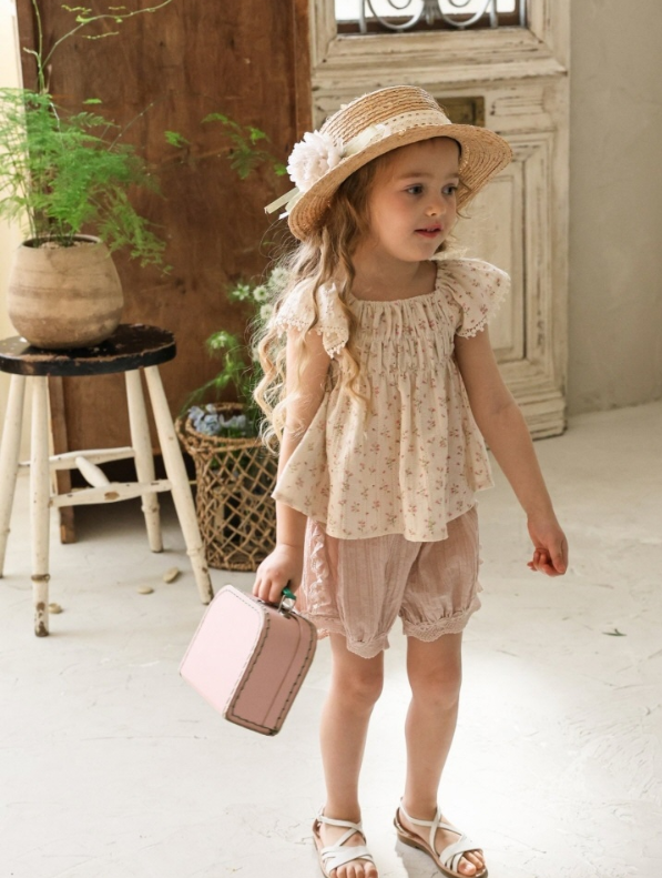 [K-Premium] Floral Embroidery Volume Sleeveless Blouse
