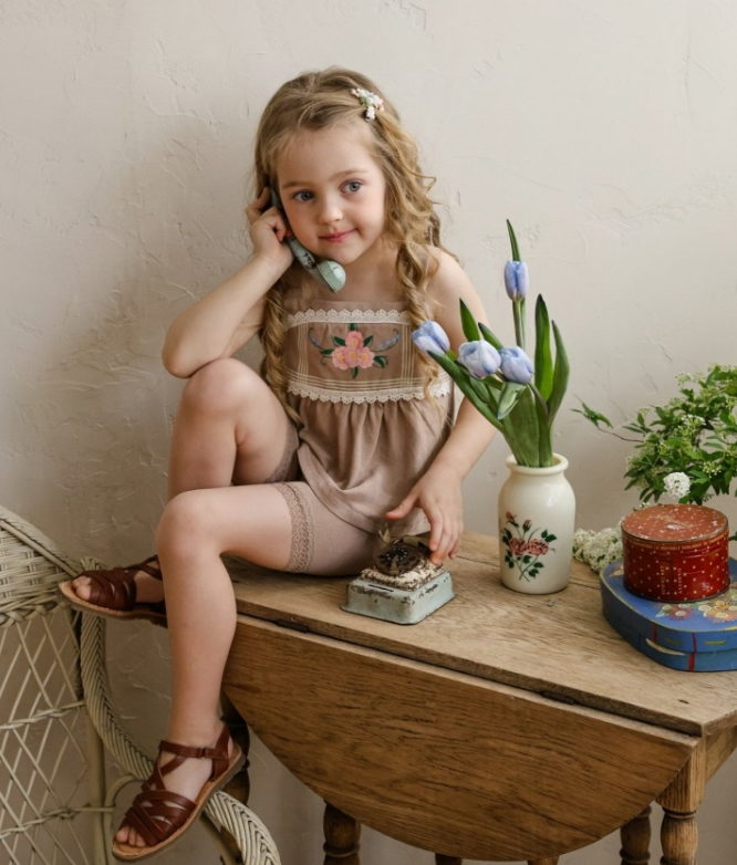 [K-Premium] Magical Flower Lace Sleeveless Blouse