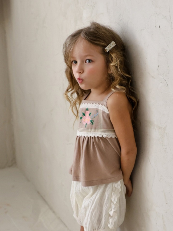 [K-Premium] Magical Flower Lace Sleeveless Blouse