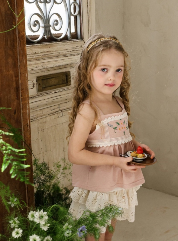 [K-Premium] Magical Flower Lace Sleeveless Blouse