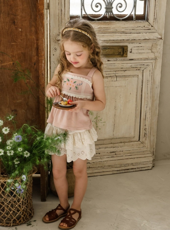 [K-Premium] Magical Flower Lace Sleeveless Blouse