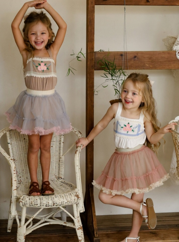 [K-Premium] Magical Flower Lace Sleeveless Blouse