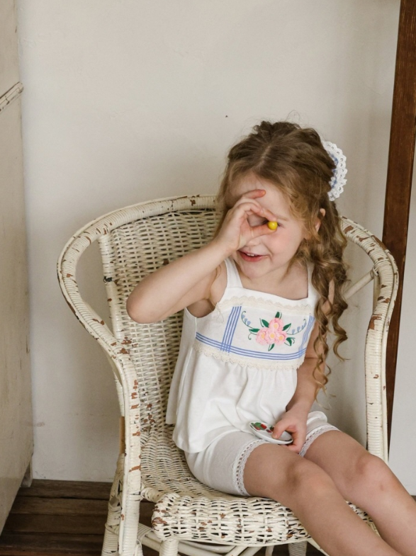 [K-Premium] Magical Flower Lace Sleeveless Blouse