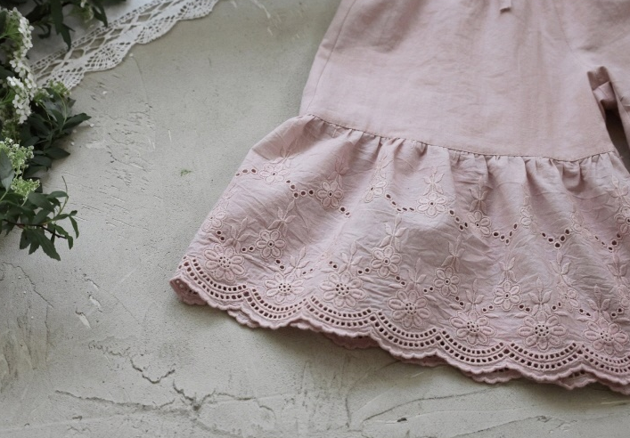 [K-Premium] Flower-Punching Wide Cropped Pants