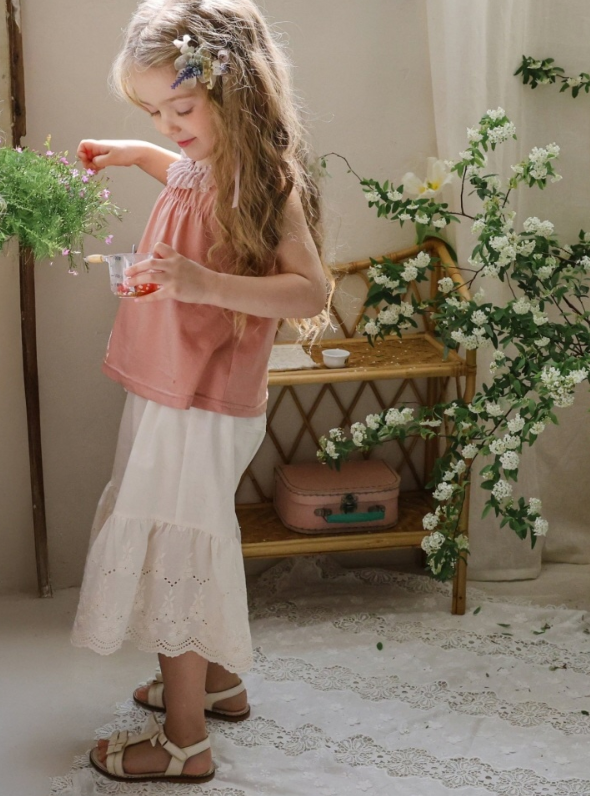 [K-Premium] Flower-Punching Wide Cropped Pants